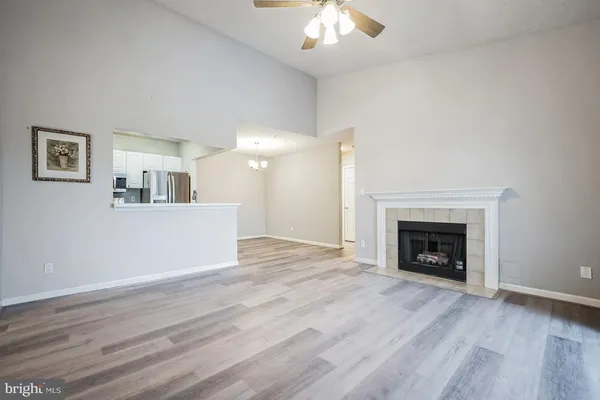 $2,200 | 20281 Beechwood Terrace, Unit 302, Ashburn, VA 20147