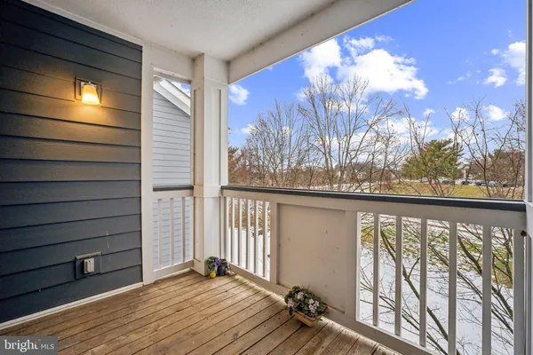 $2,200 | 20281 Beechwood Terrace, Unit 302, Ashburn, VA 20147