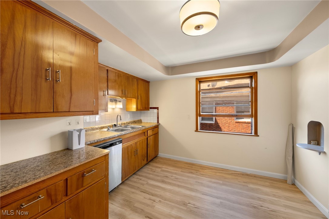13517 Cedar Road Cleveland, OH 44118 - Photo 11 of 30 Gallery Image 11