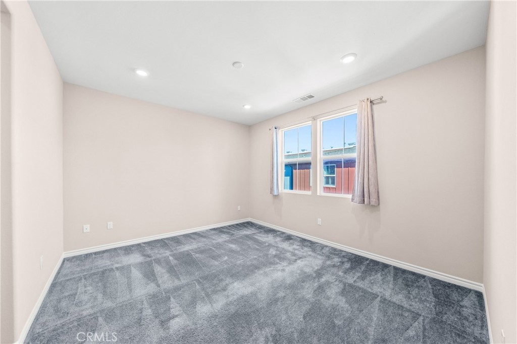 17868 Upton Carson, CA 90746 - Photo 17 of 27 Gallery Image 17