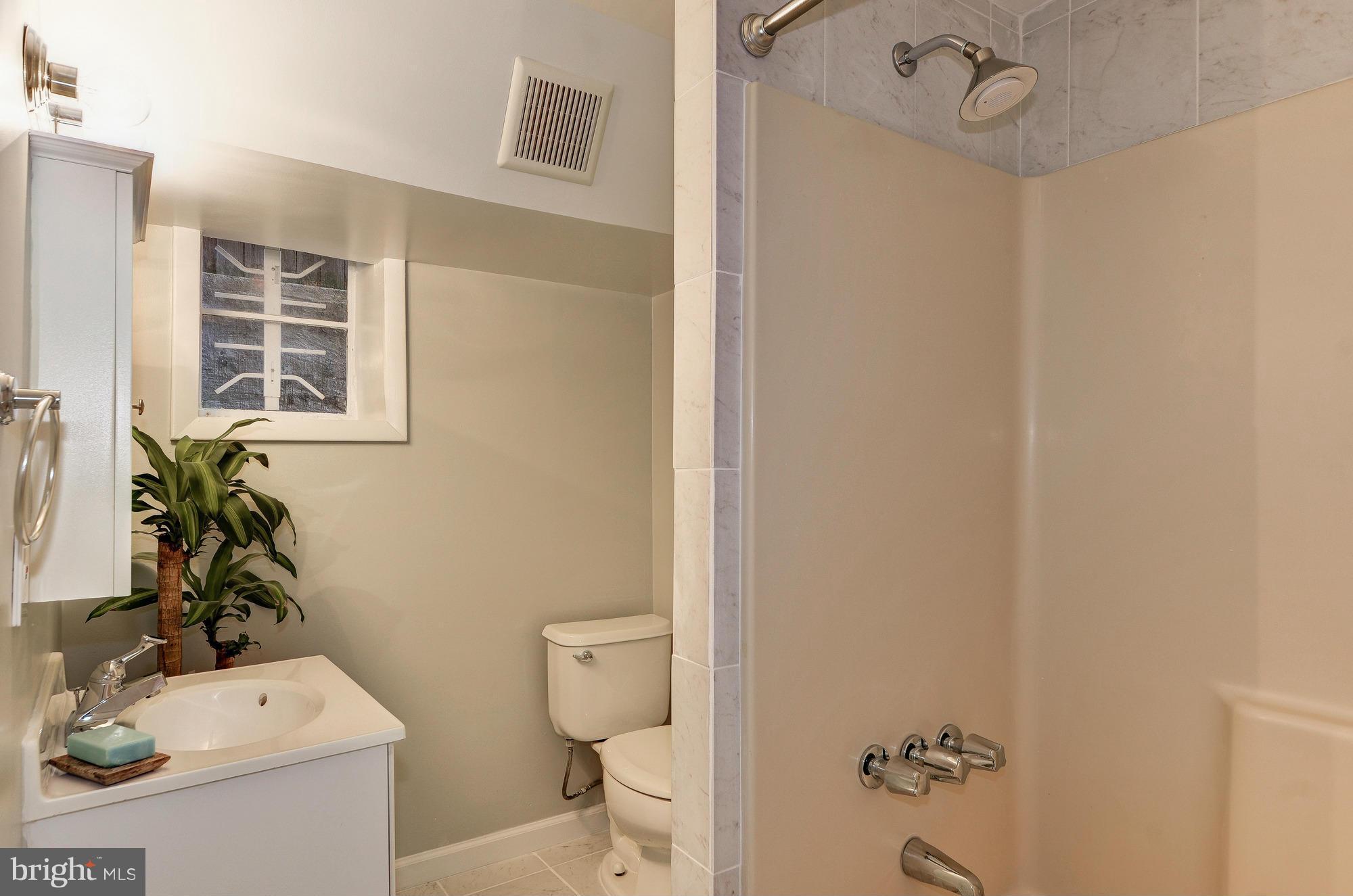 150 R Street Northeast Washington, DC 20002 - Photo 22 of 30 Bath