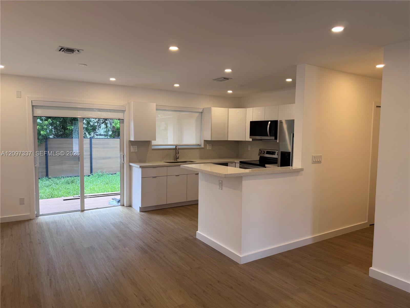350 Southwest 17th Road, Unit 350 Miami, FL 33129 - Photo 3 of 20 Gallery Image 3