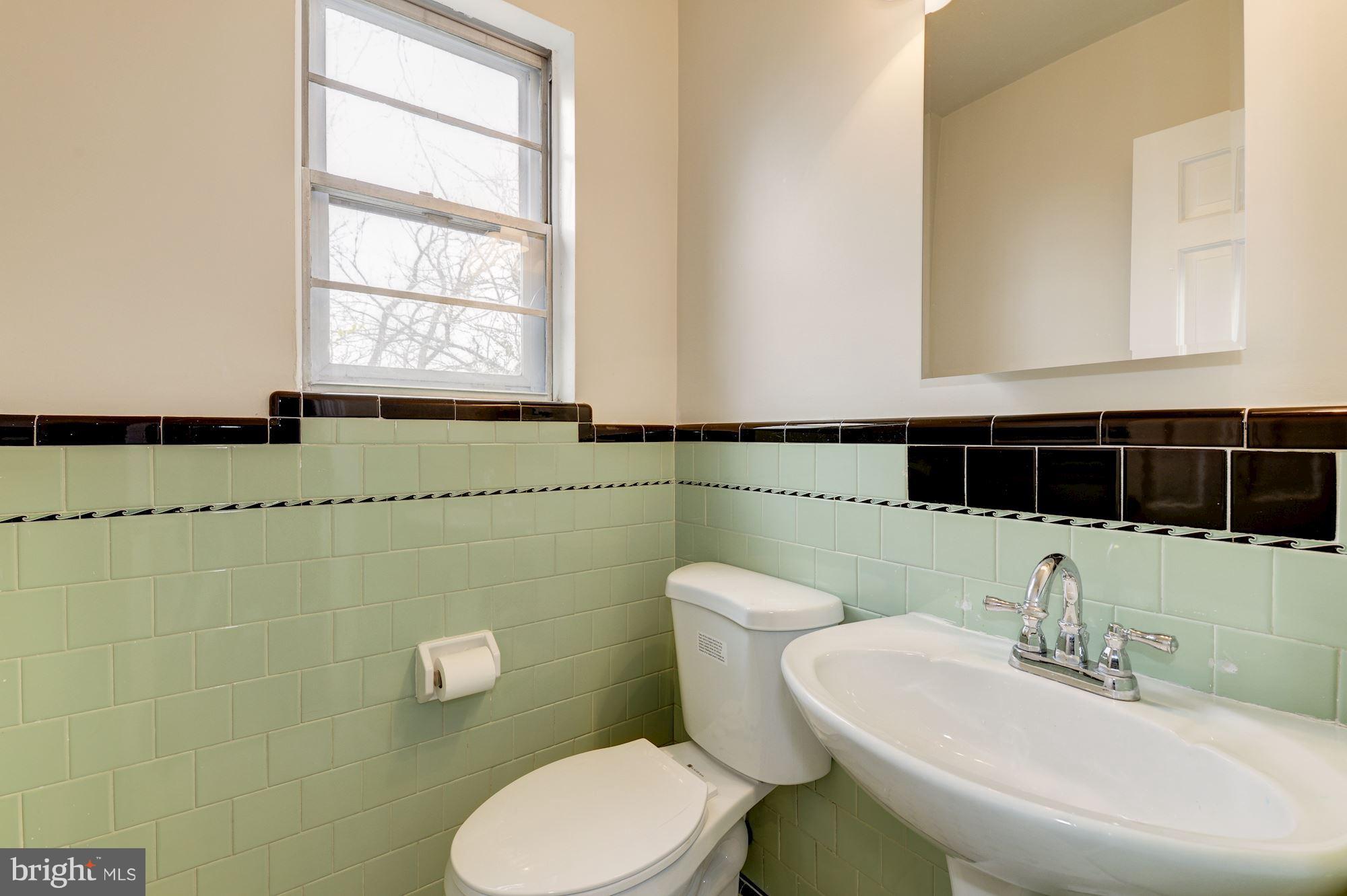 1534 Roxanna Road Northwest Washington, DC 20012 - Photo 12 of 30 Bath