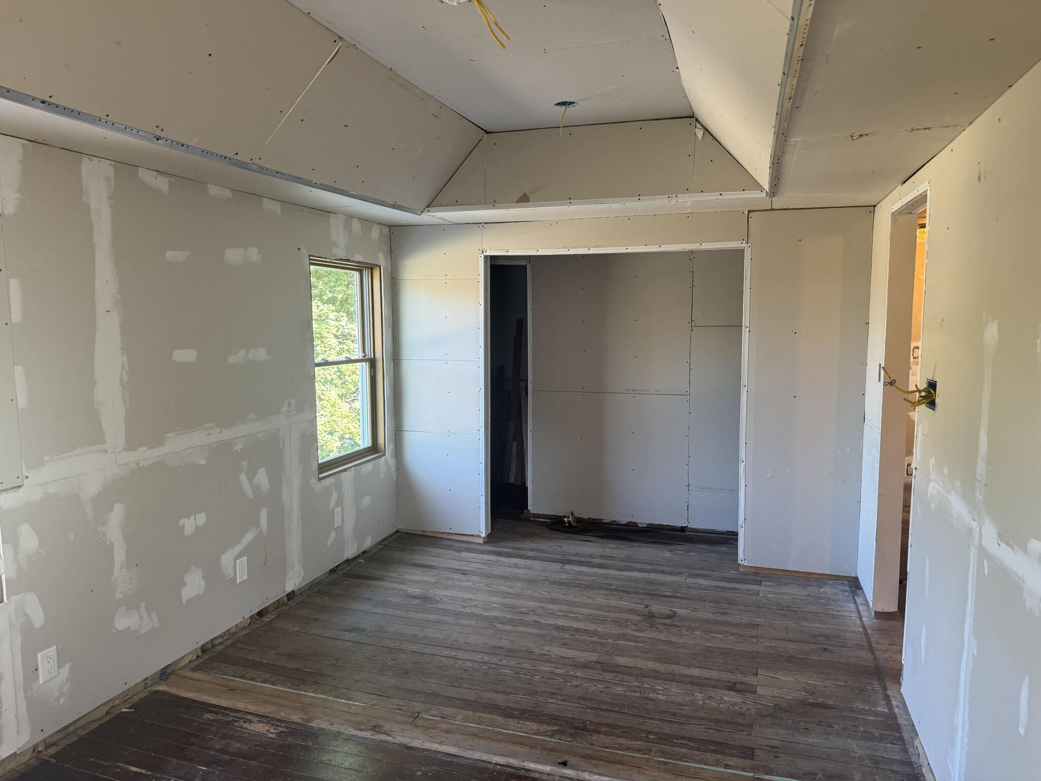 2205 Cooper Street Jackson, MI 49201 - Photo 6 of 16 IMG_7652