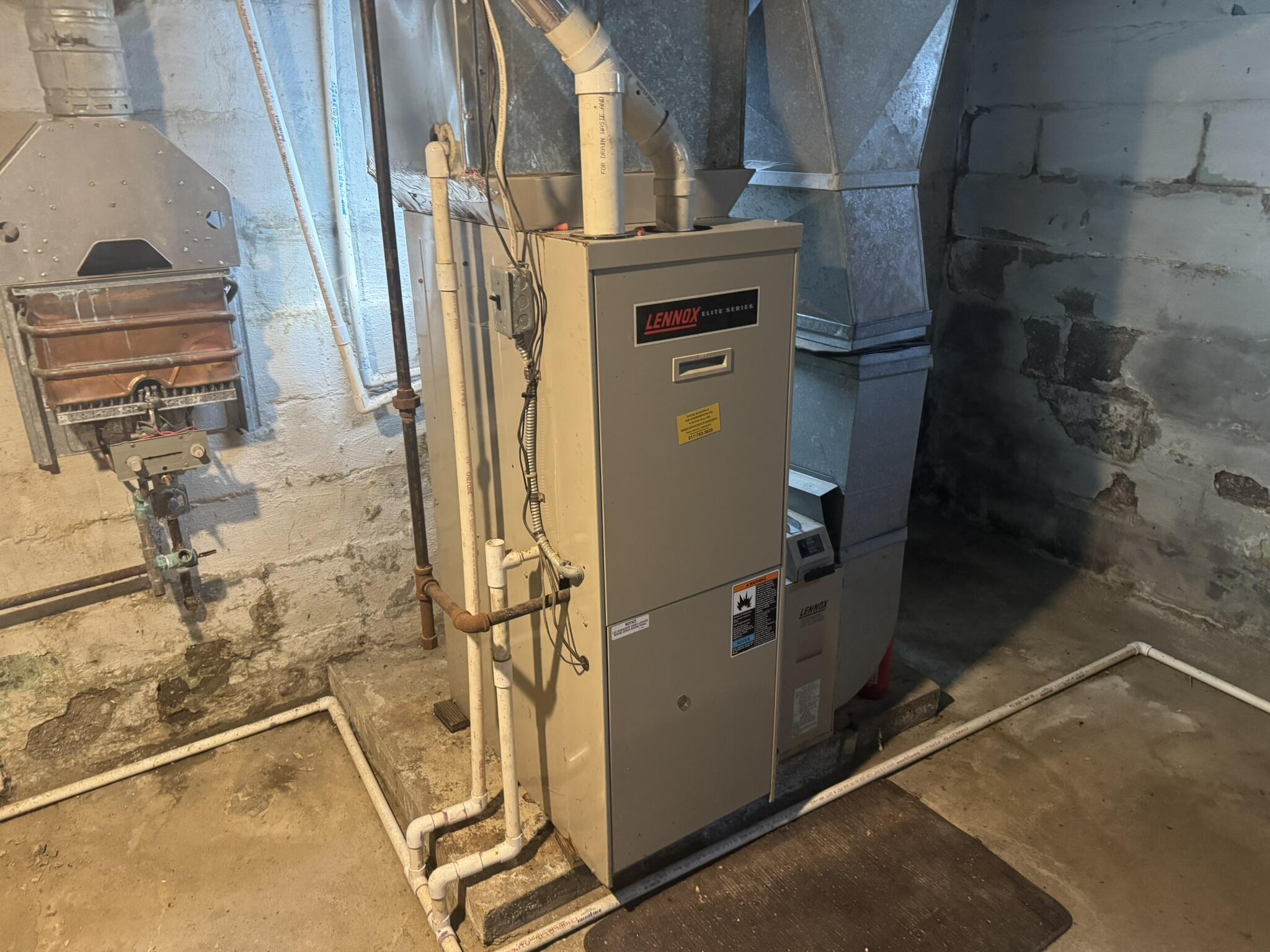 2205 Cooper Street Jackson, MI 49201 - Photo 9 of 16 IMG_7659