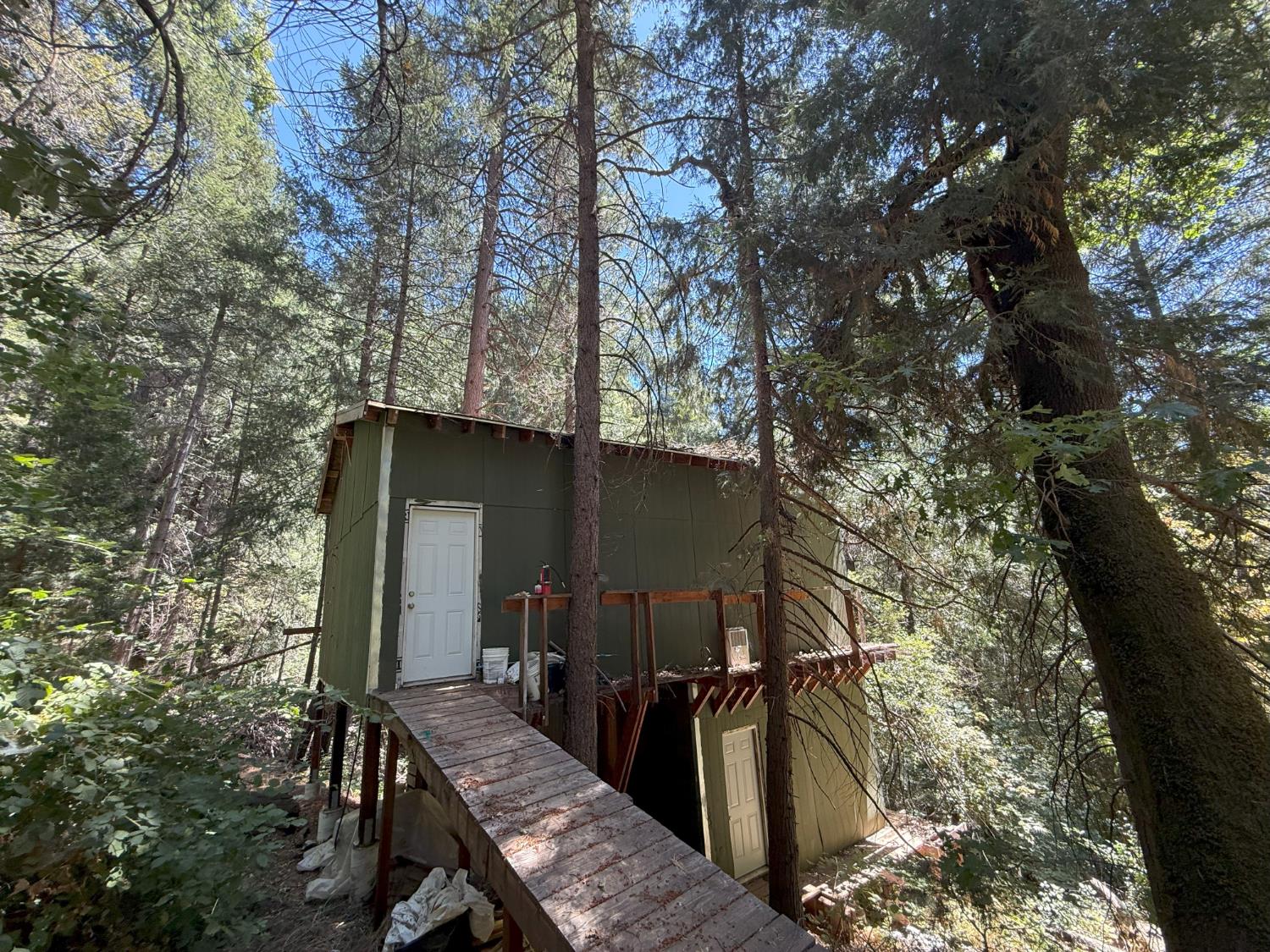 20363 Grizzly Creek Road Nevada City, CA 95959 - Photo 8 of 19 a view of outdoor space and yard