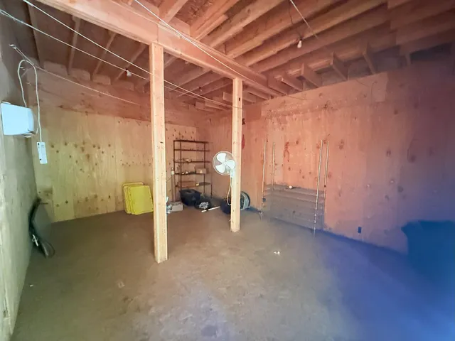 a view of a hallway with a small cabin