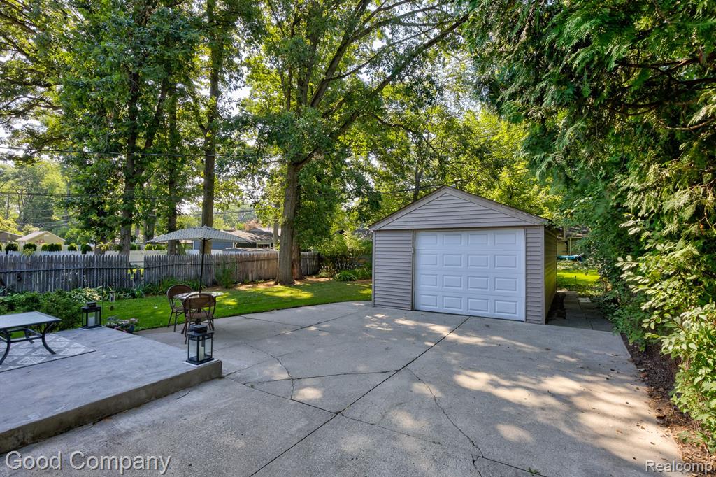 15925 West 14 Mile Road Franklin, MI 48025 - Photo 24 of 29