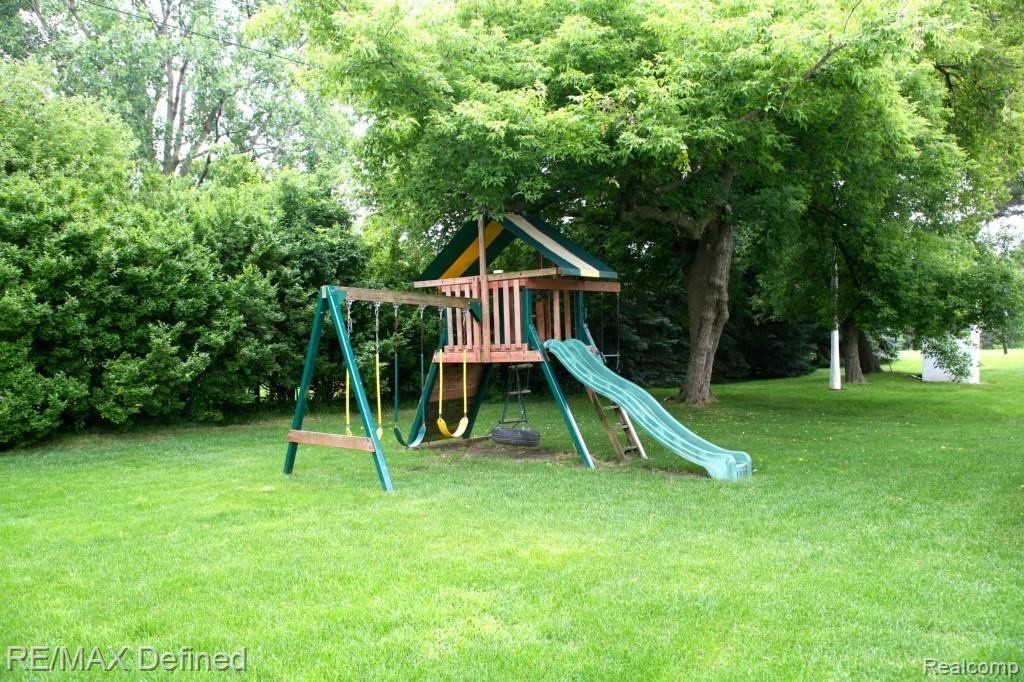 957 Hadley Road Rochester, MI 48307 - Photo 20 of 23 #20.jpg