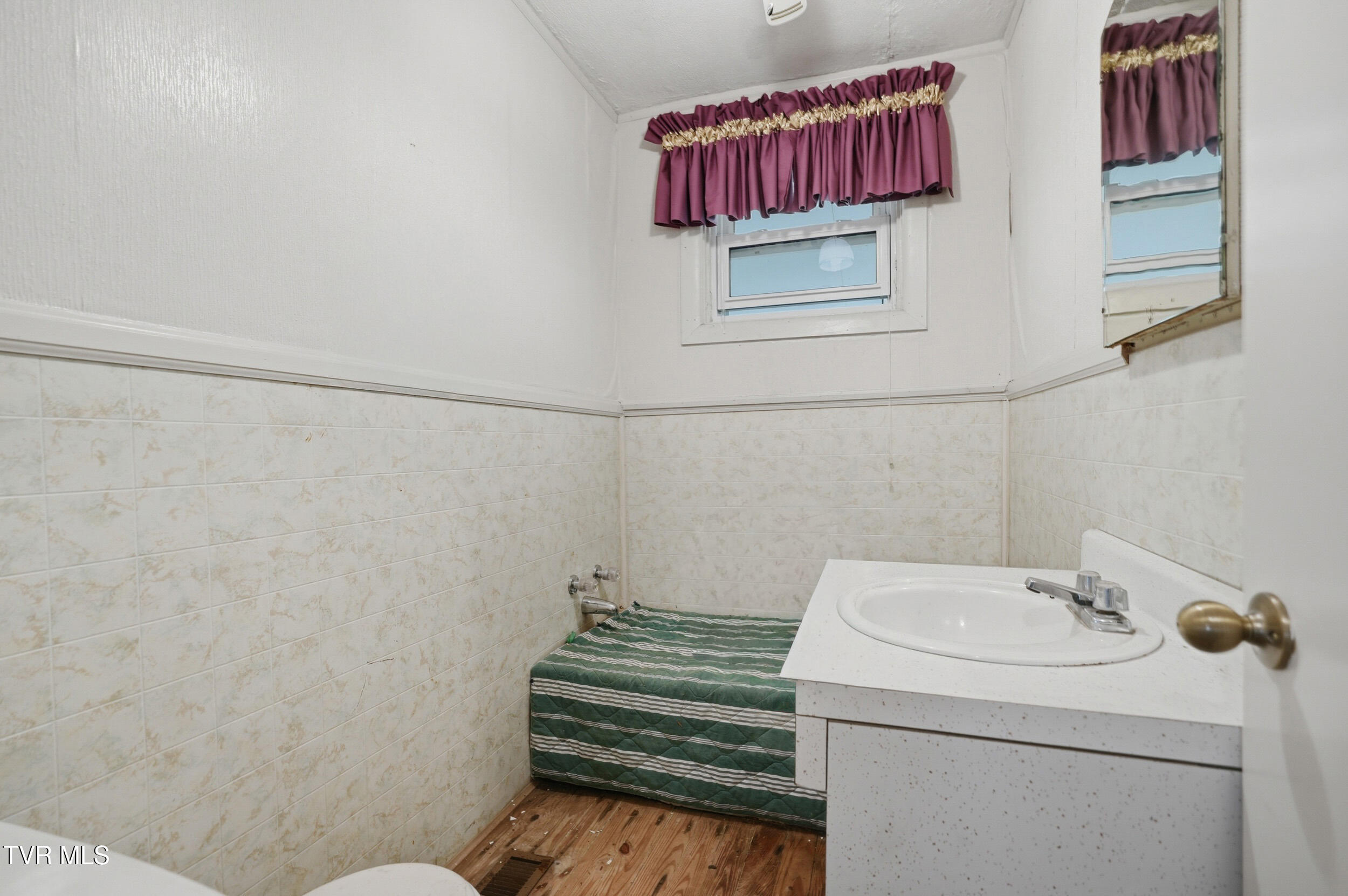 1333 Dante Road St. Paul, VA 24283 - Photo 17 of 32 17_138 birch ln-32