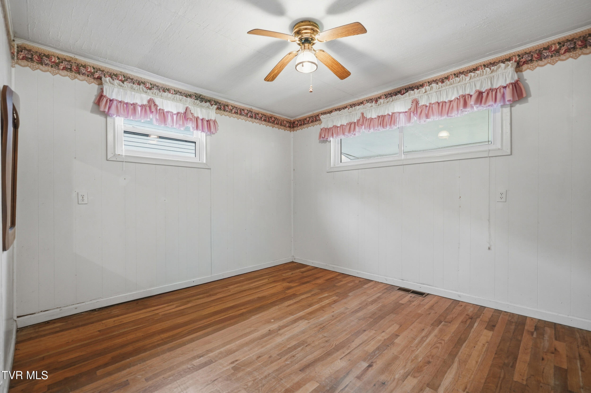 1333 Dante Road St. Paul, VA 24283 - Photo 18 of 32 18_138 birch ln-31
