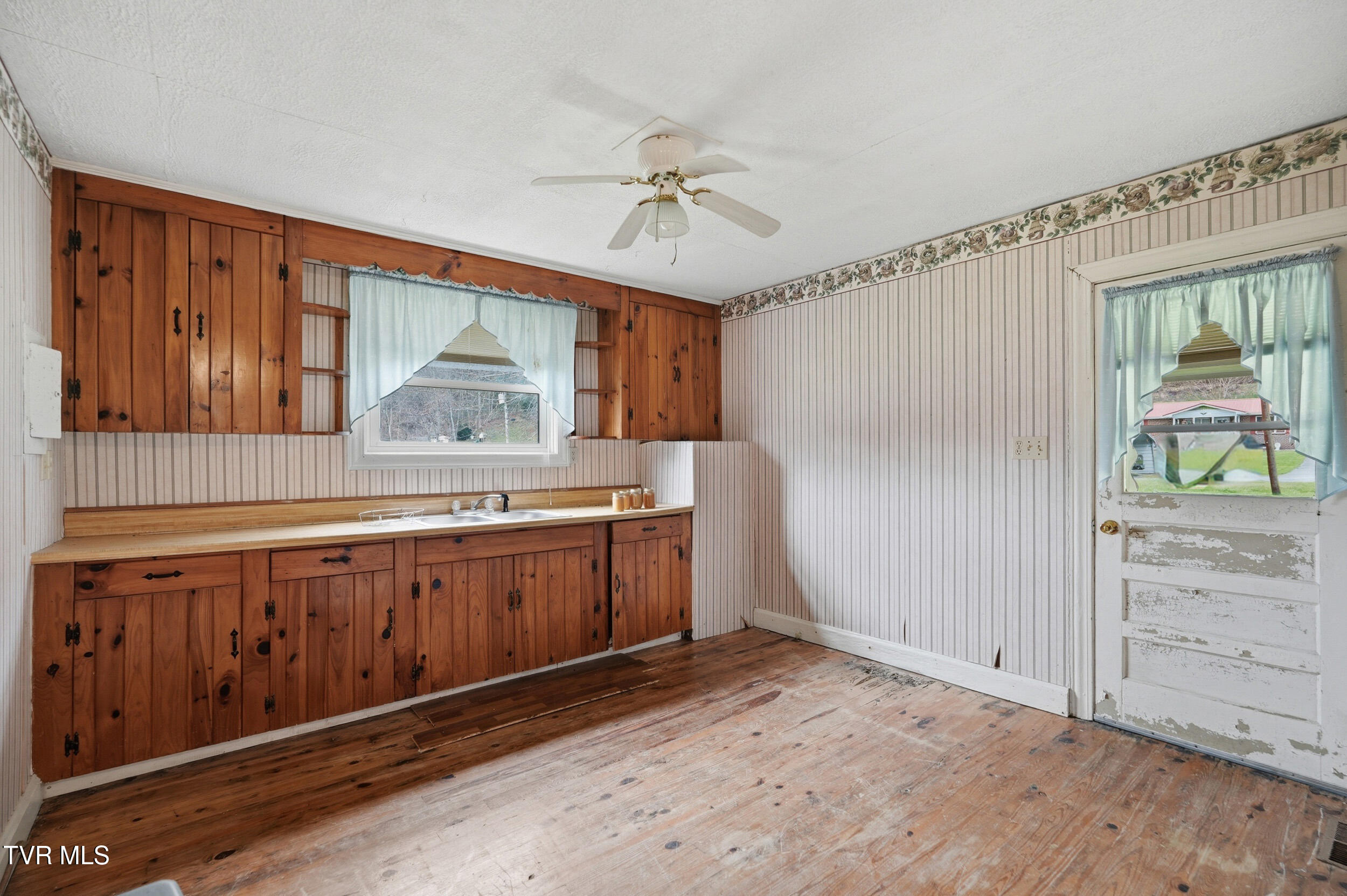 1333 Dante Road St. Paul, VA 24283 - Photo 20 of 32 20_138 birch ln-17