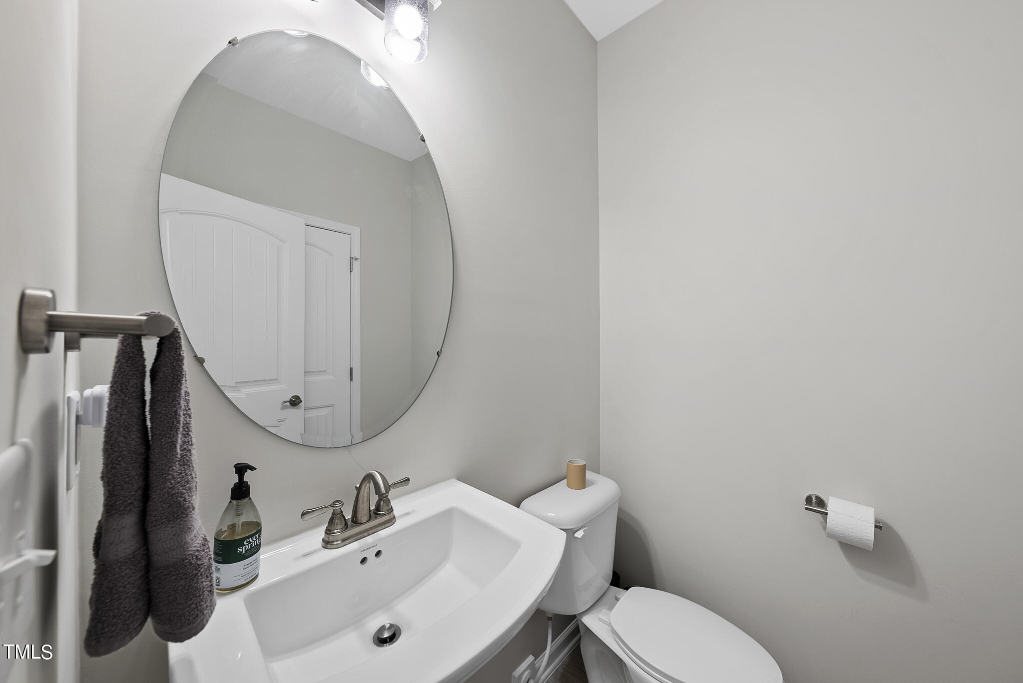 3813 Cross Timber Lane Raleigh, NC 27603 - Photo 8 of 42 DSC01309