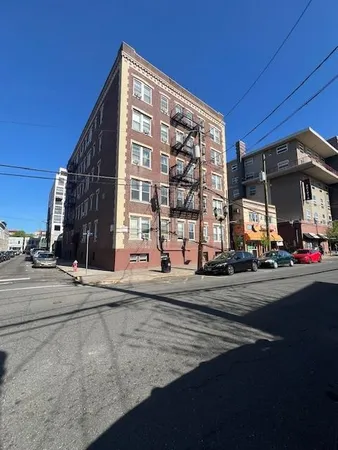 $1,900 | 104 Westover Place, Unit 201, West New York, NJ 07093