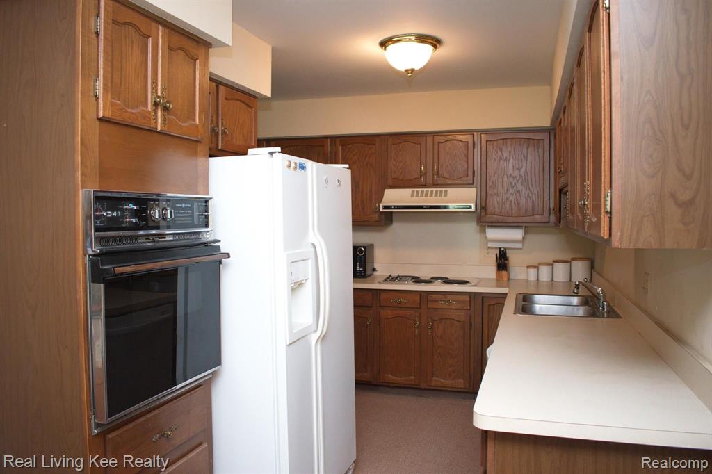 1893 Christy Court Rochester Hills, MI 48309 - Photo 11 of 37