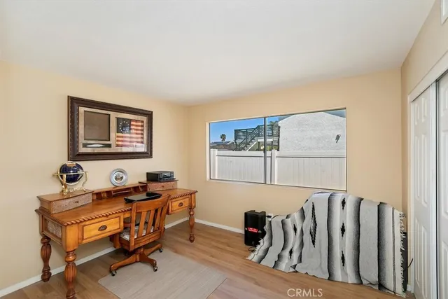 a view of a yard in front of house