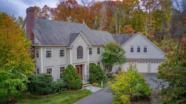$1,400,000 | 6 Eveningstar Drive, Amherst, MA 01002