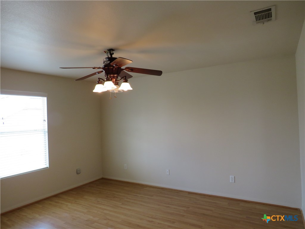 3607 Starfish Drive Killeen, TX 76549 - Photo 9 of 16 a very nice looking room with a window