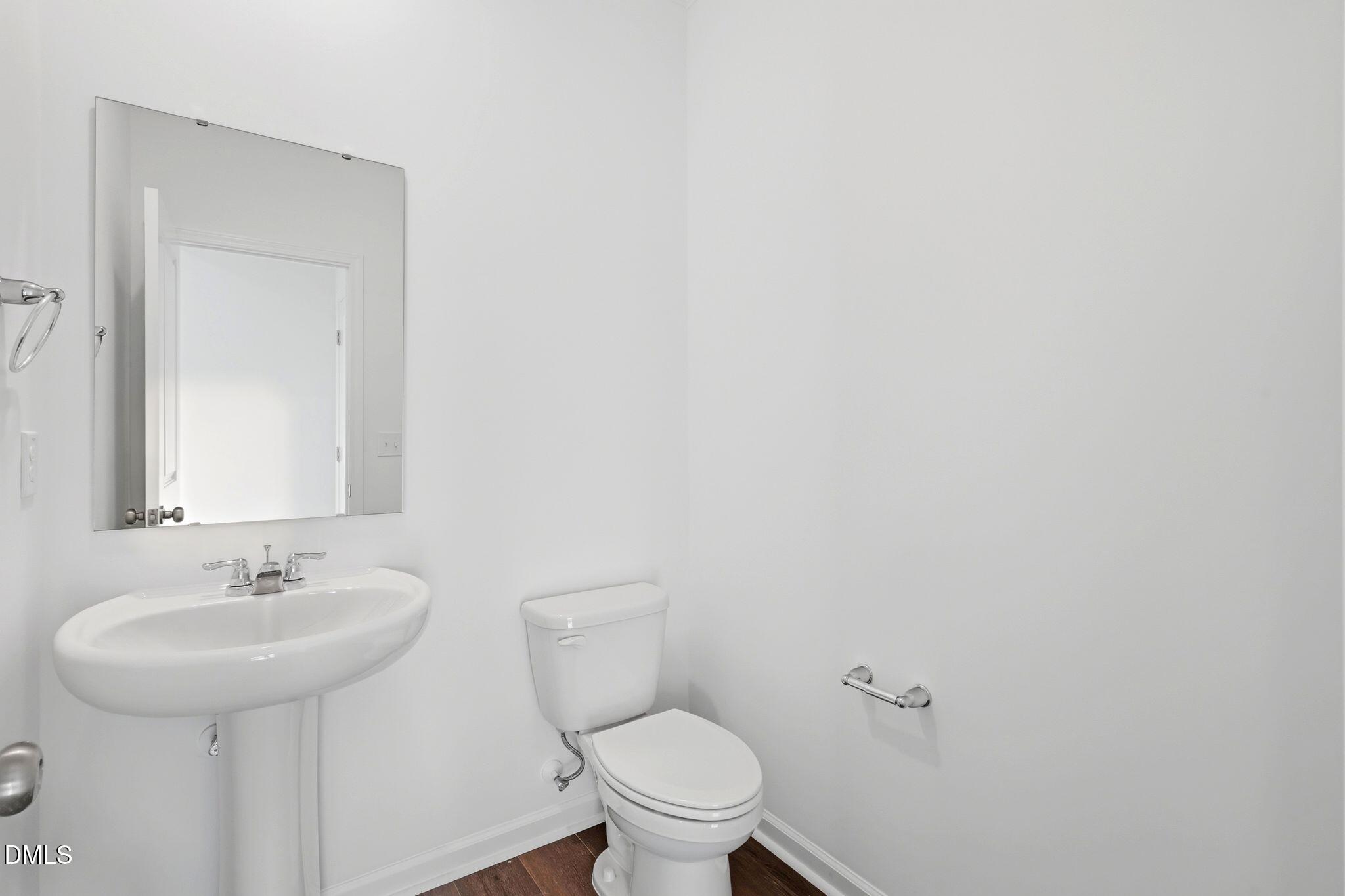 3600 Elm Grv Lane Raleigh, NC 27604 - Photo 29 of 33 SUN_ElmGrove_Pic_Wyatt_QMI_31_Powder_1of
