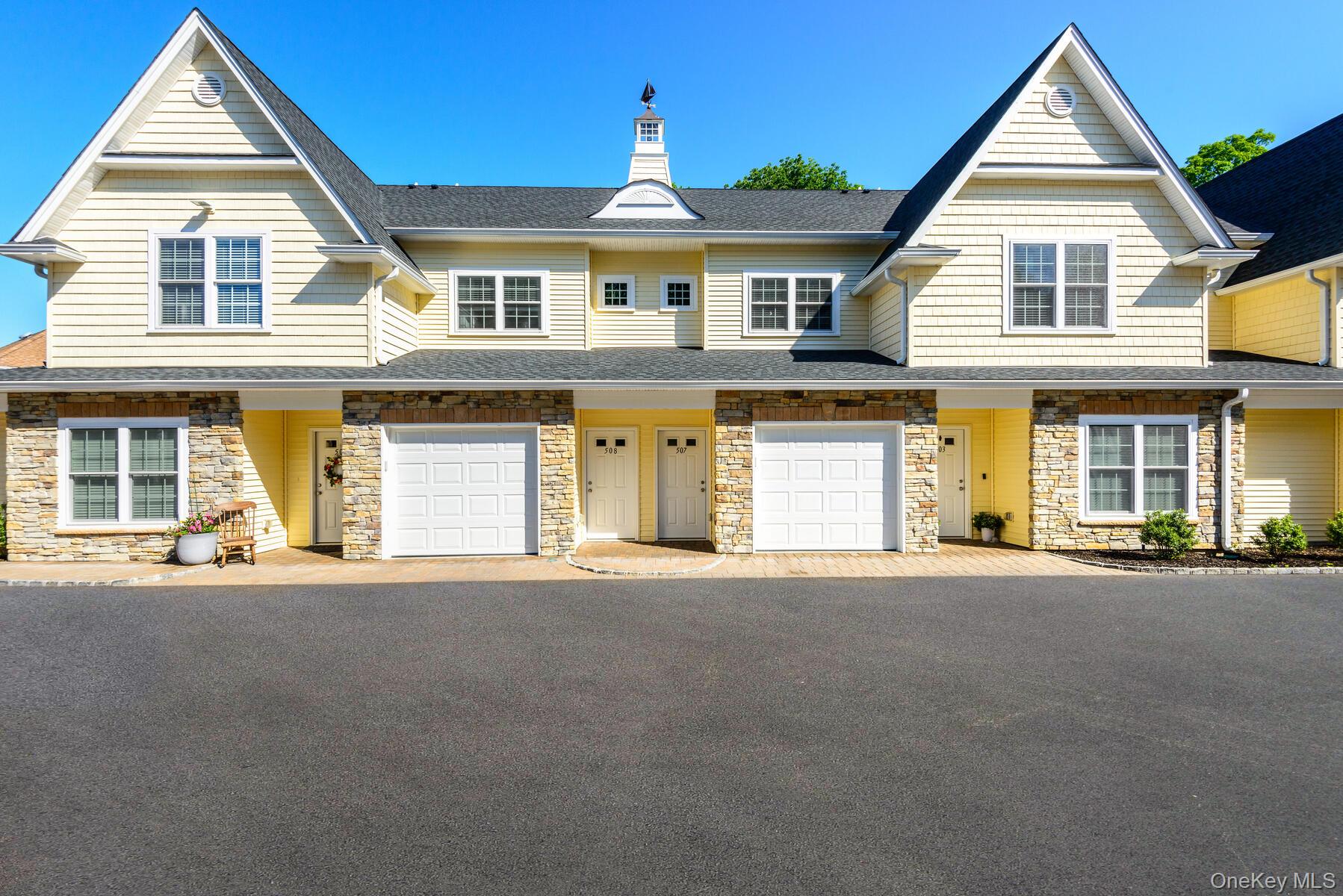 20 Creek Road, Unit 701 Huntington, NY 11743 - Photo 1 of 3