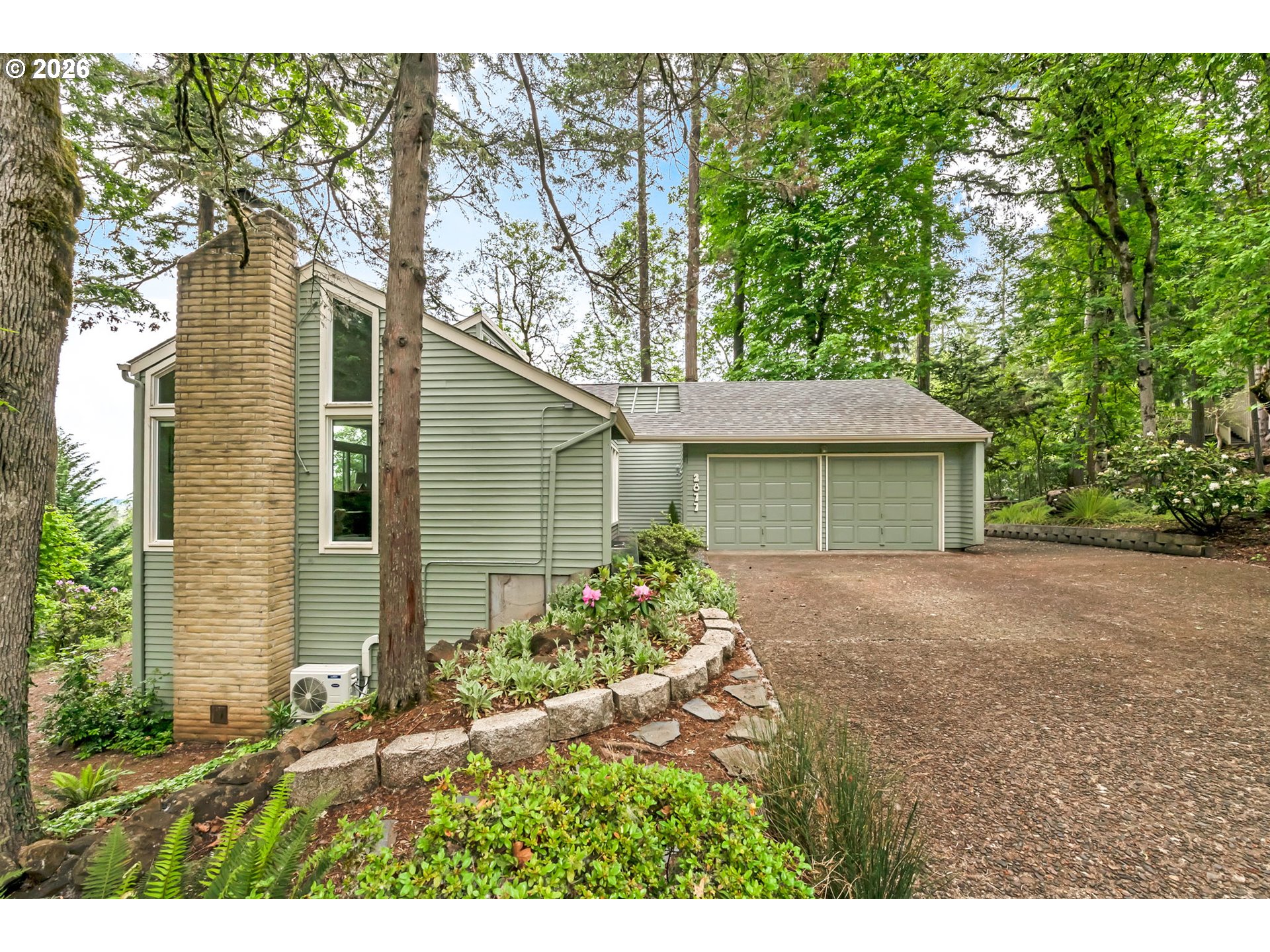 2877 Timberline Drive Eugene, OR 97405 - Photo 3 of 43