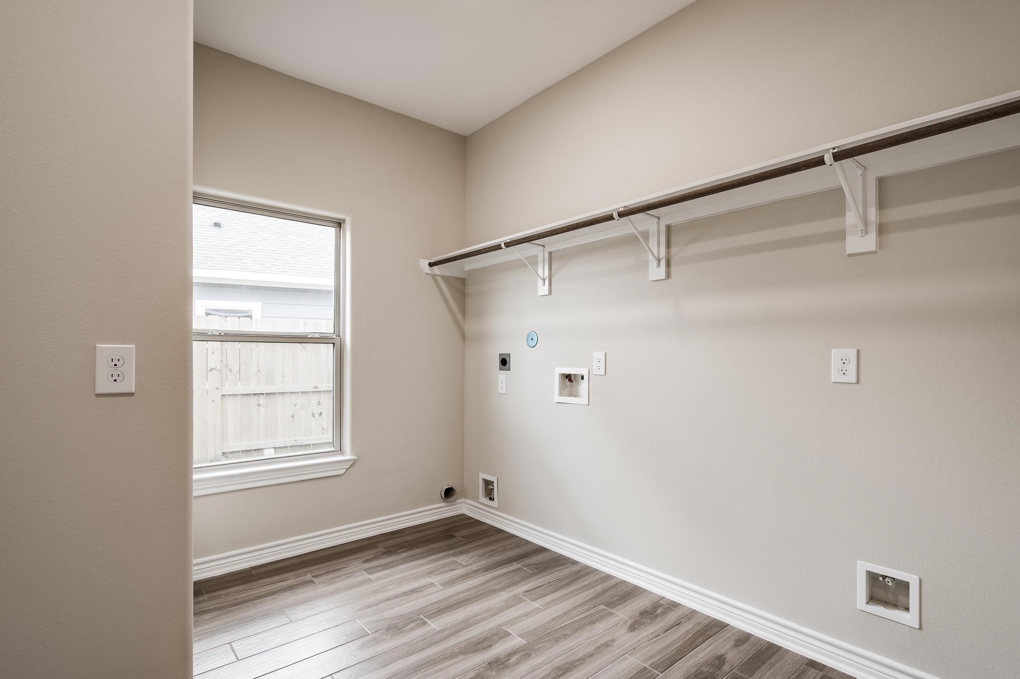 10610 Ellerston Road Cleveland, TX 77327 - Photo 23 of 26 a view of a room that has a window in it