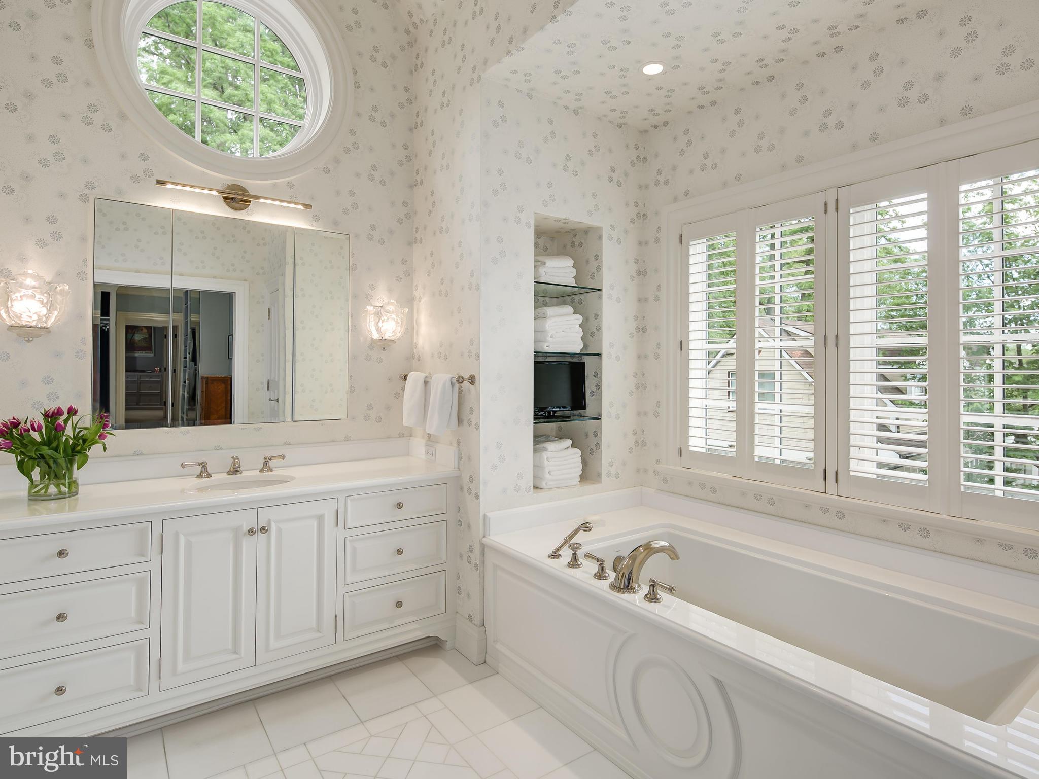 7503 Fairfax Road Bethesda, MD 20814 - Photo 9 of 13 Bath (Master)