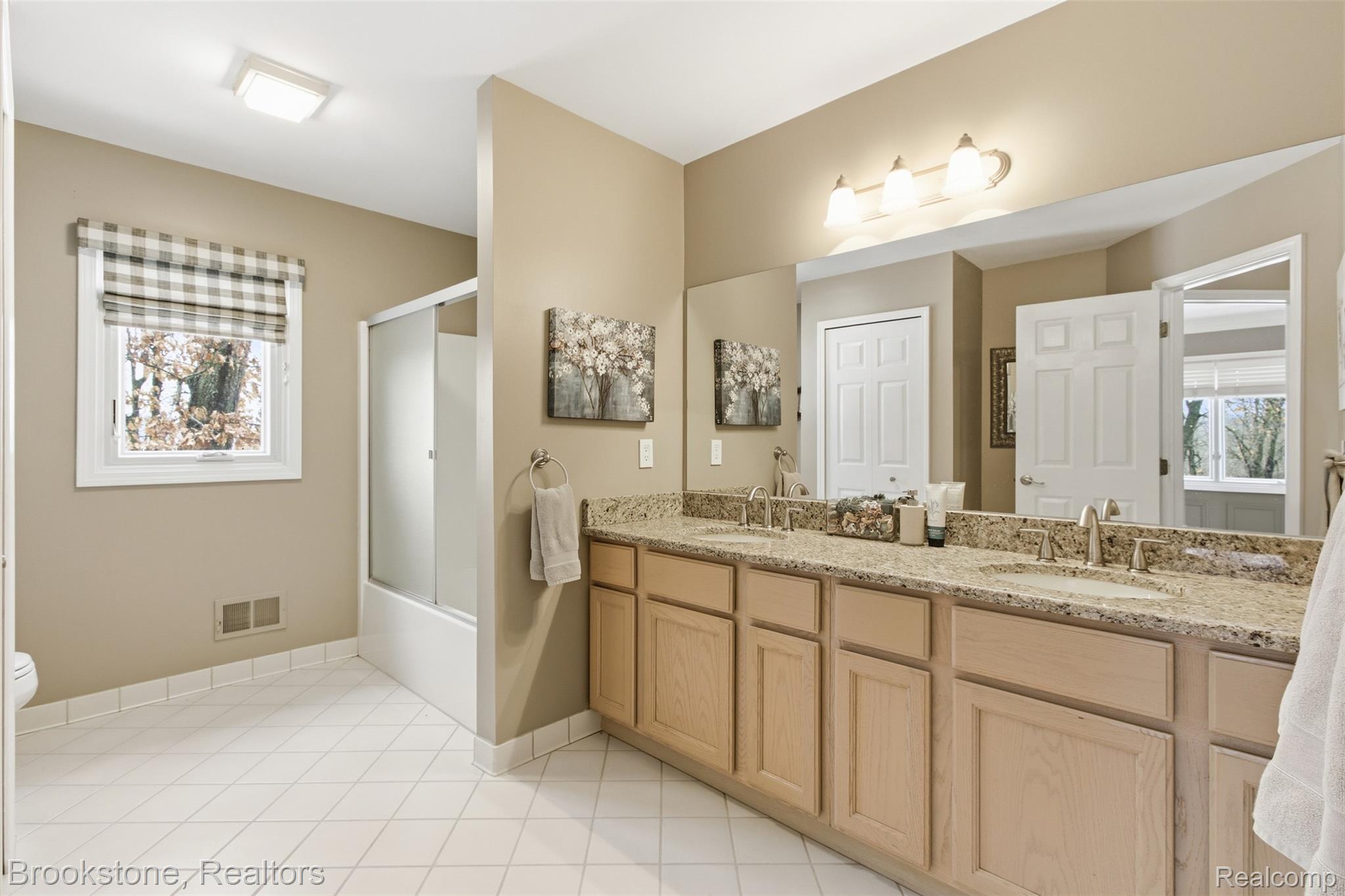 12170 Shaffer Road Davisburg, MI 48350 - Photo 26 of 55 12170 shaffer rd-28.jpg