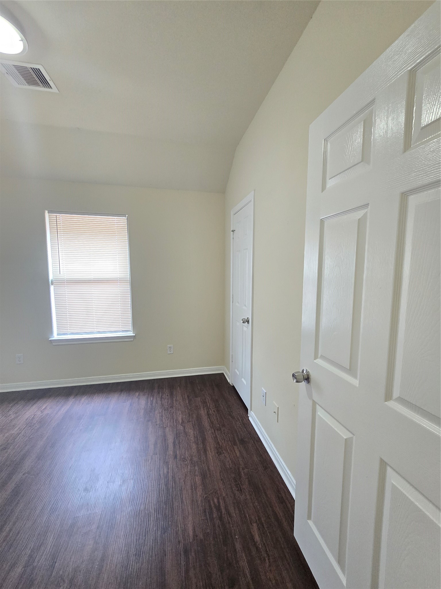 2112 Davis Street Houston, TX 77026 - Photo 10 of 18 Second Bedroom