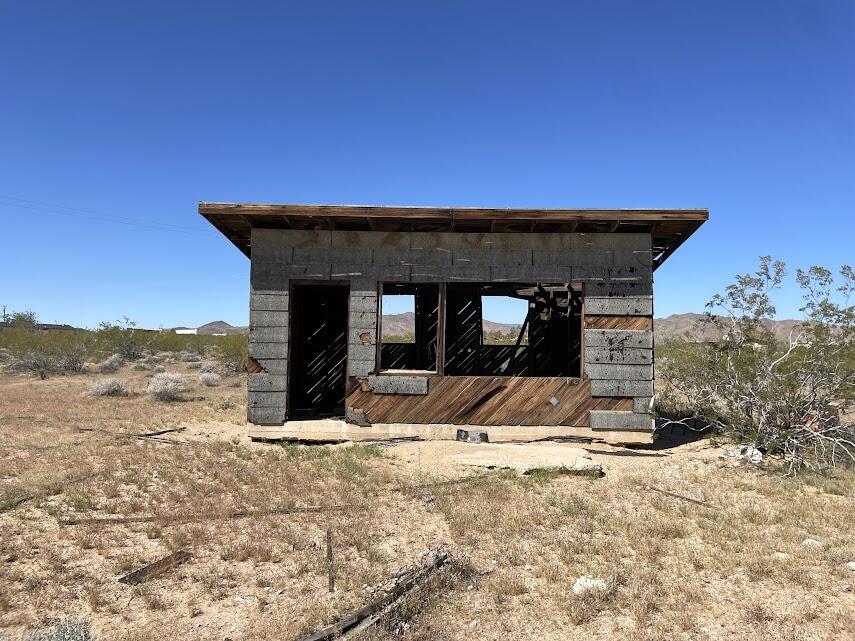 216 Jesse Road Landers, CA 92285 - Photo 17 of 23 Jesse Cabin 2