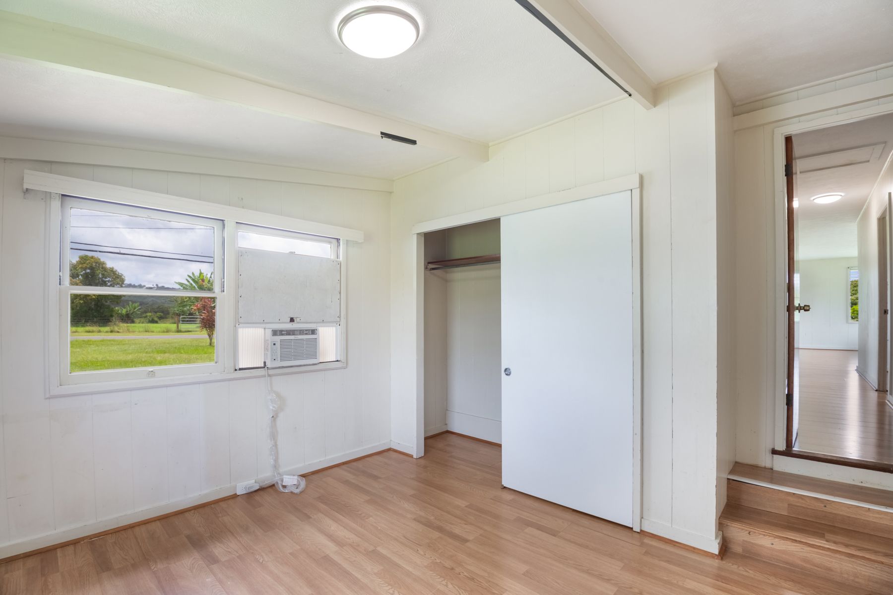 6151 Kawaihau Road Kapaa, HI 96746 - Photo 21 of 30 a view of an empty room and window