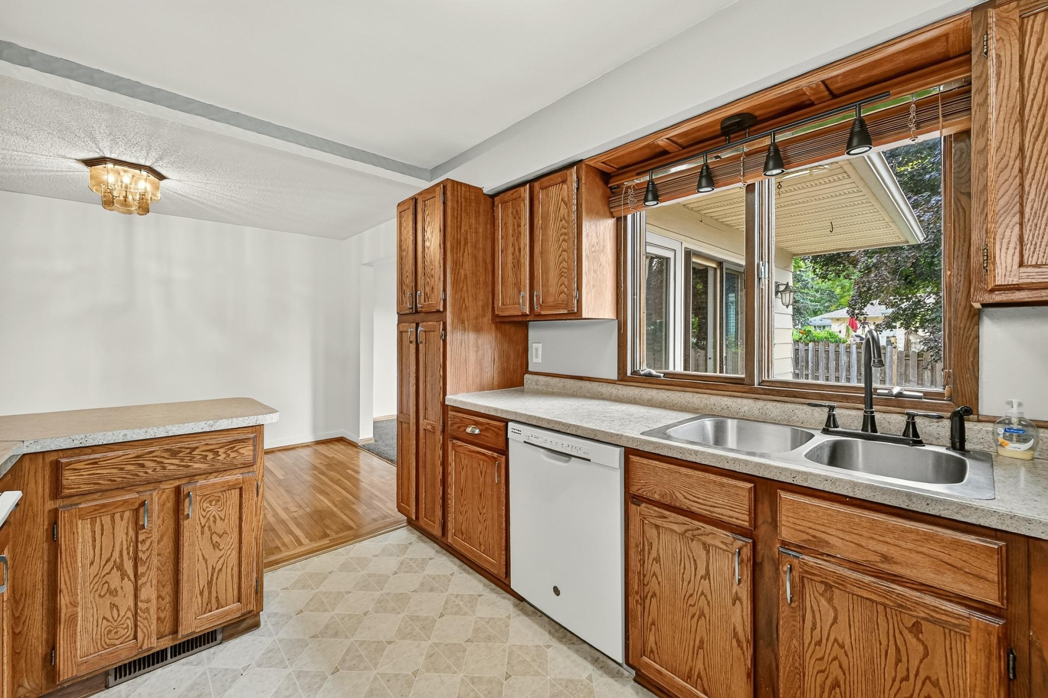 1508 5th Avenue Northwest Rochester, MN 55901 - Photo 11 of 34 Gallery Image 11