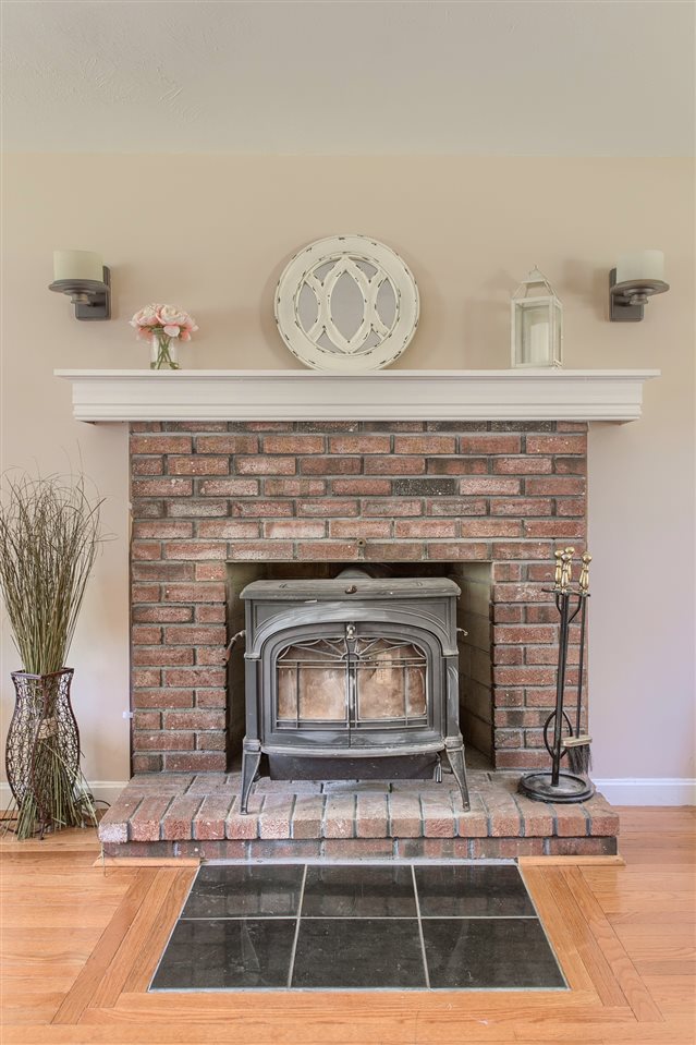 5 Spruce Street Pelham, NH 03076 - Photo 5 of 33 Gallery Image 5