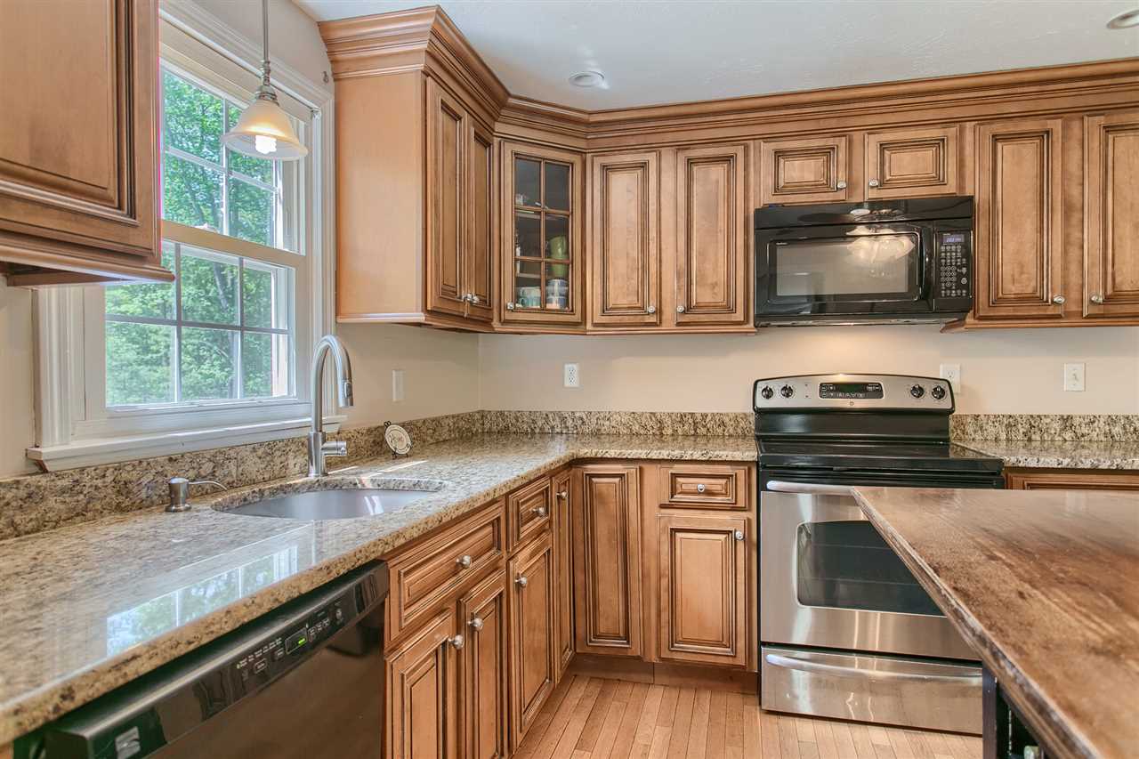 5 Spruce Street Pelham, NH 03076 - Photo 8 of 33 Gallery Image 8