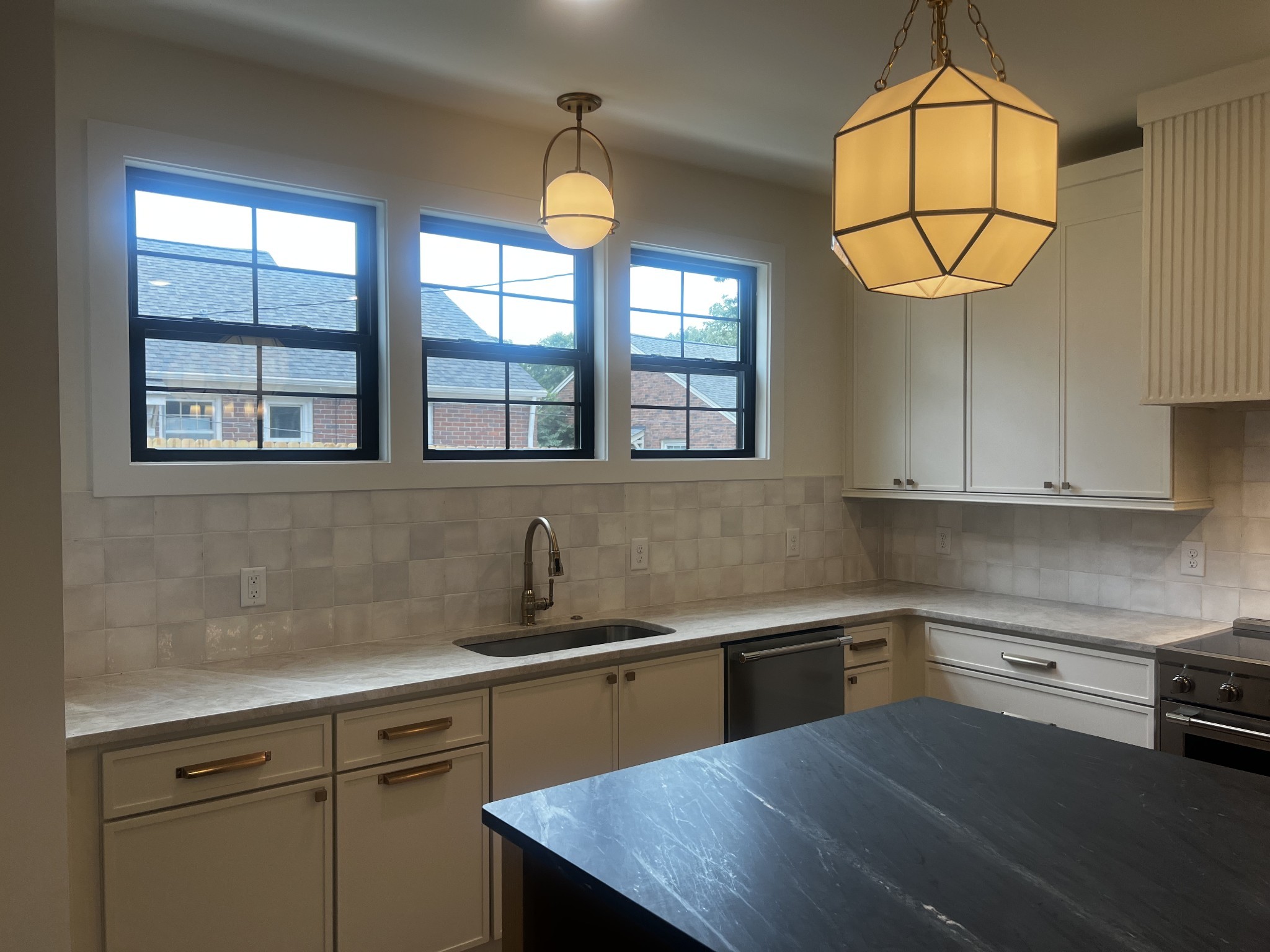5555 Knob Road Nashville, TN 37209 - Photo 6 of 36 Gallery Image 6