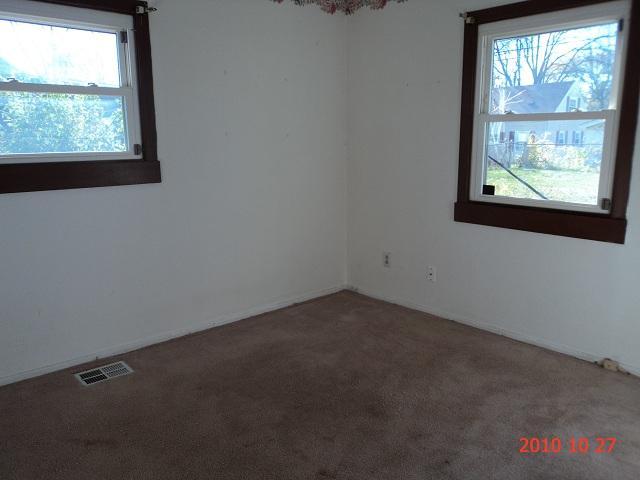 905 Bucknell Road Whitehall, OH 43213 - Photo 4 of 10