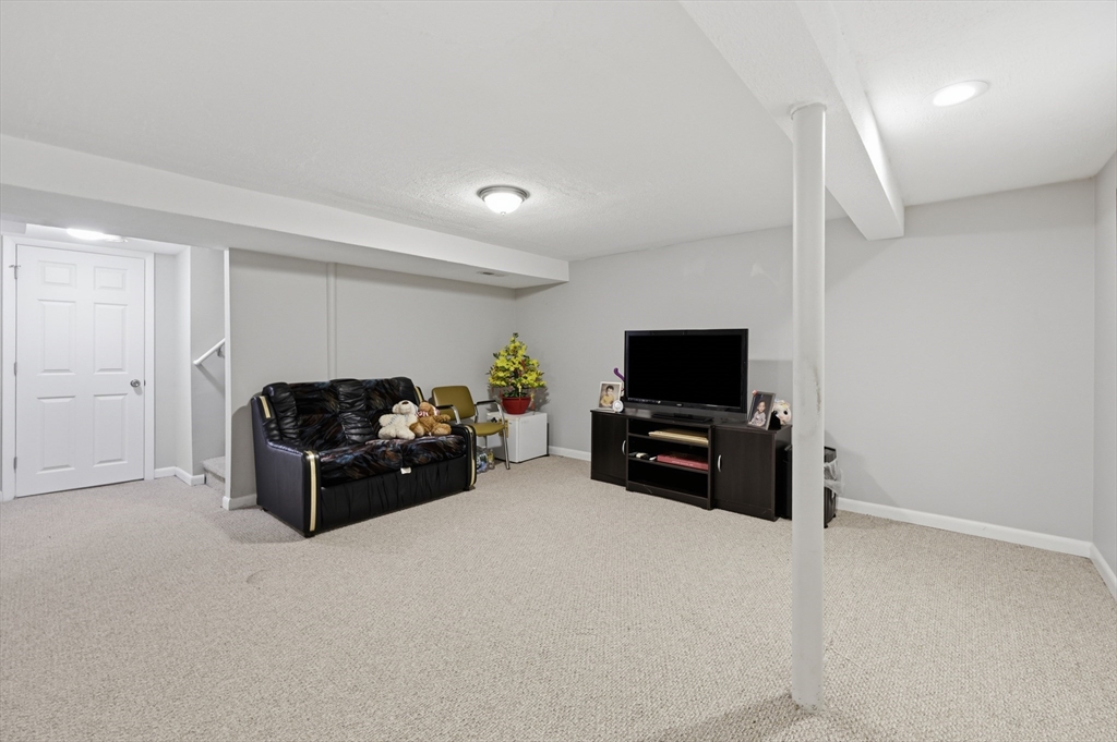 86 Scarsdale Road Springfield, MA 01129 - Photo 30 of 40