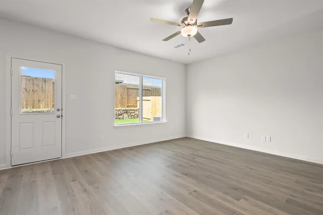 $2,335 | 521-a D A D Crain Street, Venus, TX 76084