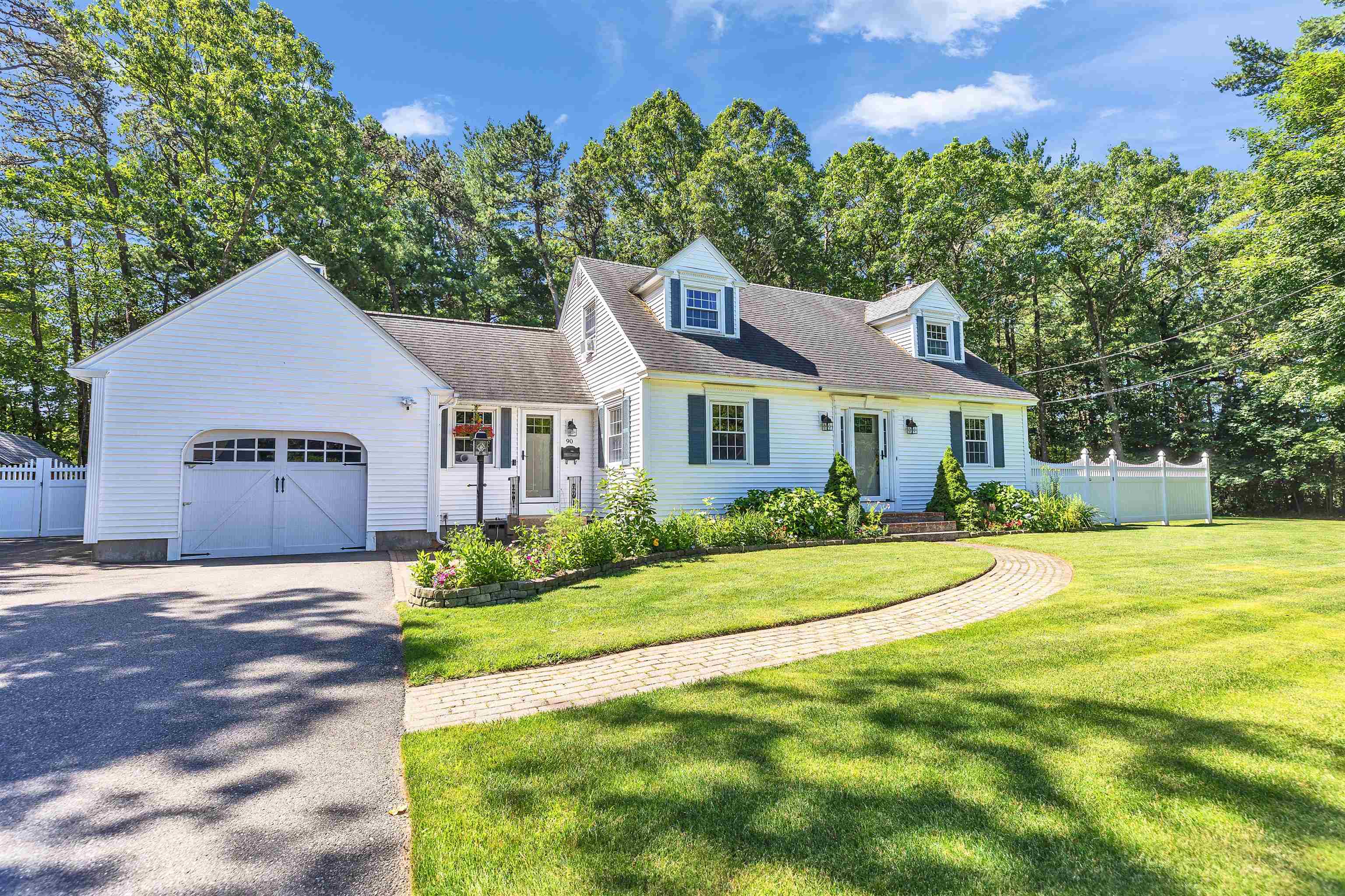 90 Lewis Street Manchester, NH 03102 - Photo 3 of 60 Gallery Image 3