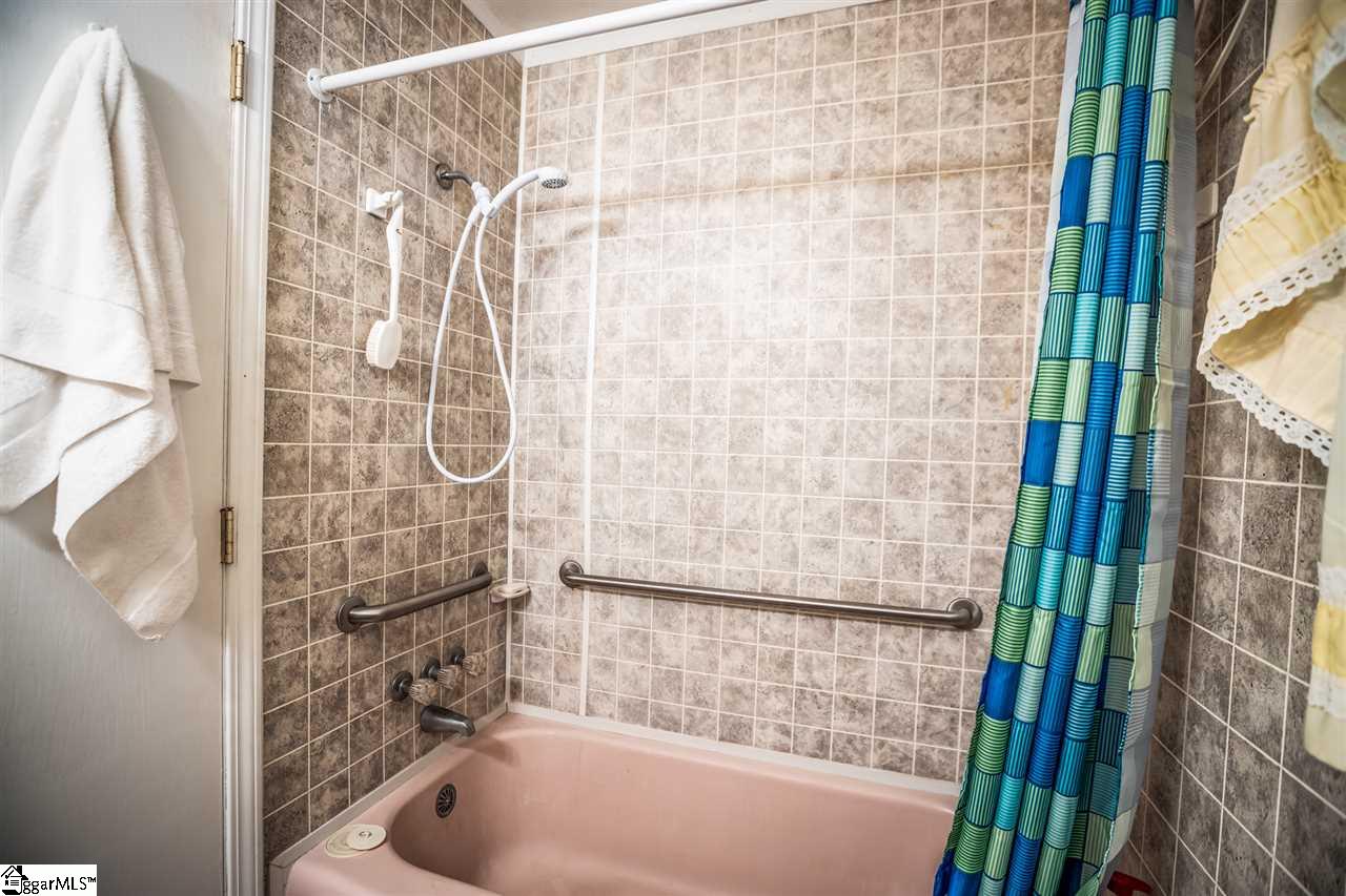 209 Pine Lane Anderson, SC 29621 - Photo 8 of 16