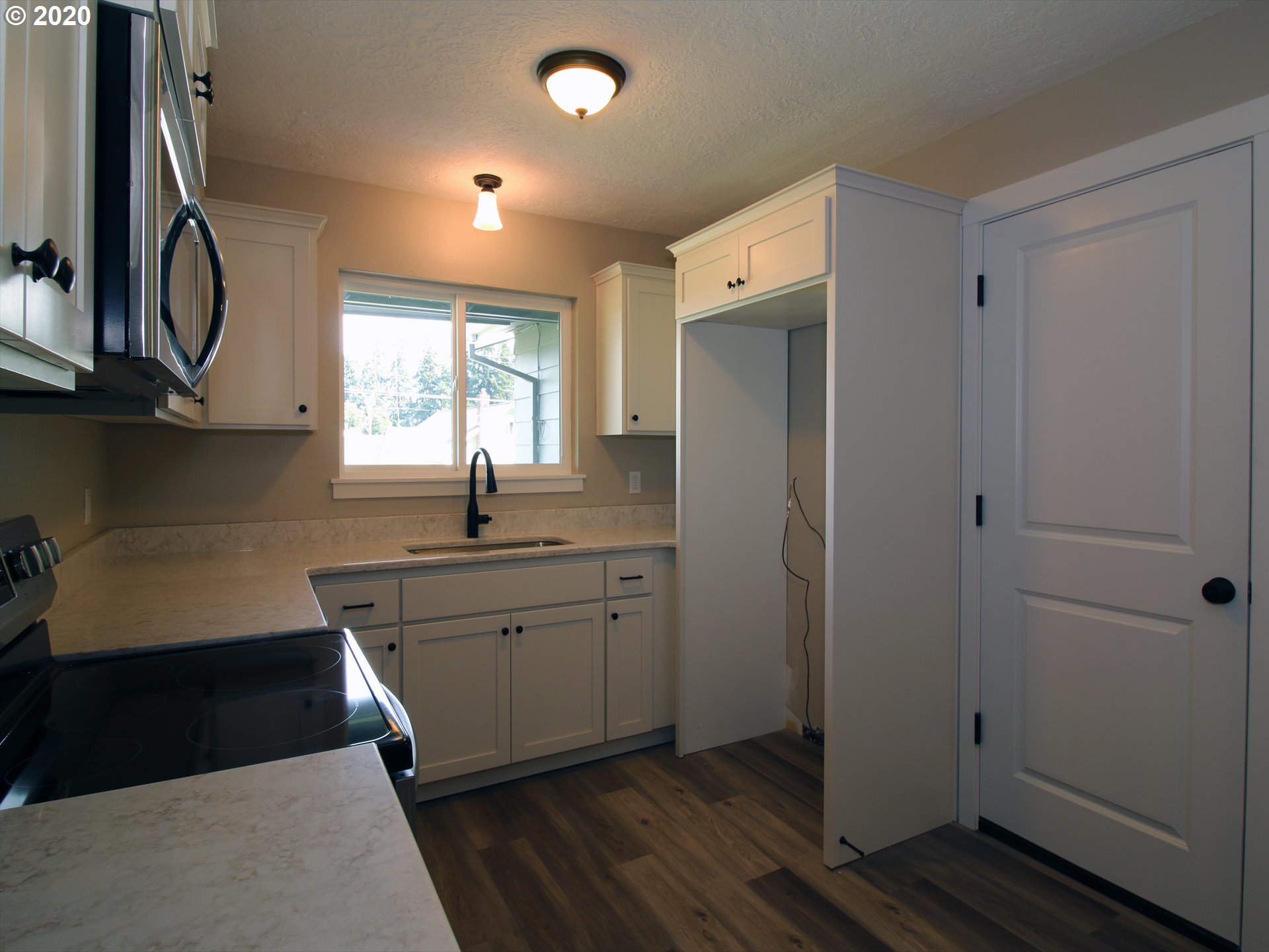 51701 Southwest Em Watts Road Scappoose, OR 97056 - Photo 8 of 24 Gallery Image 8