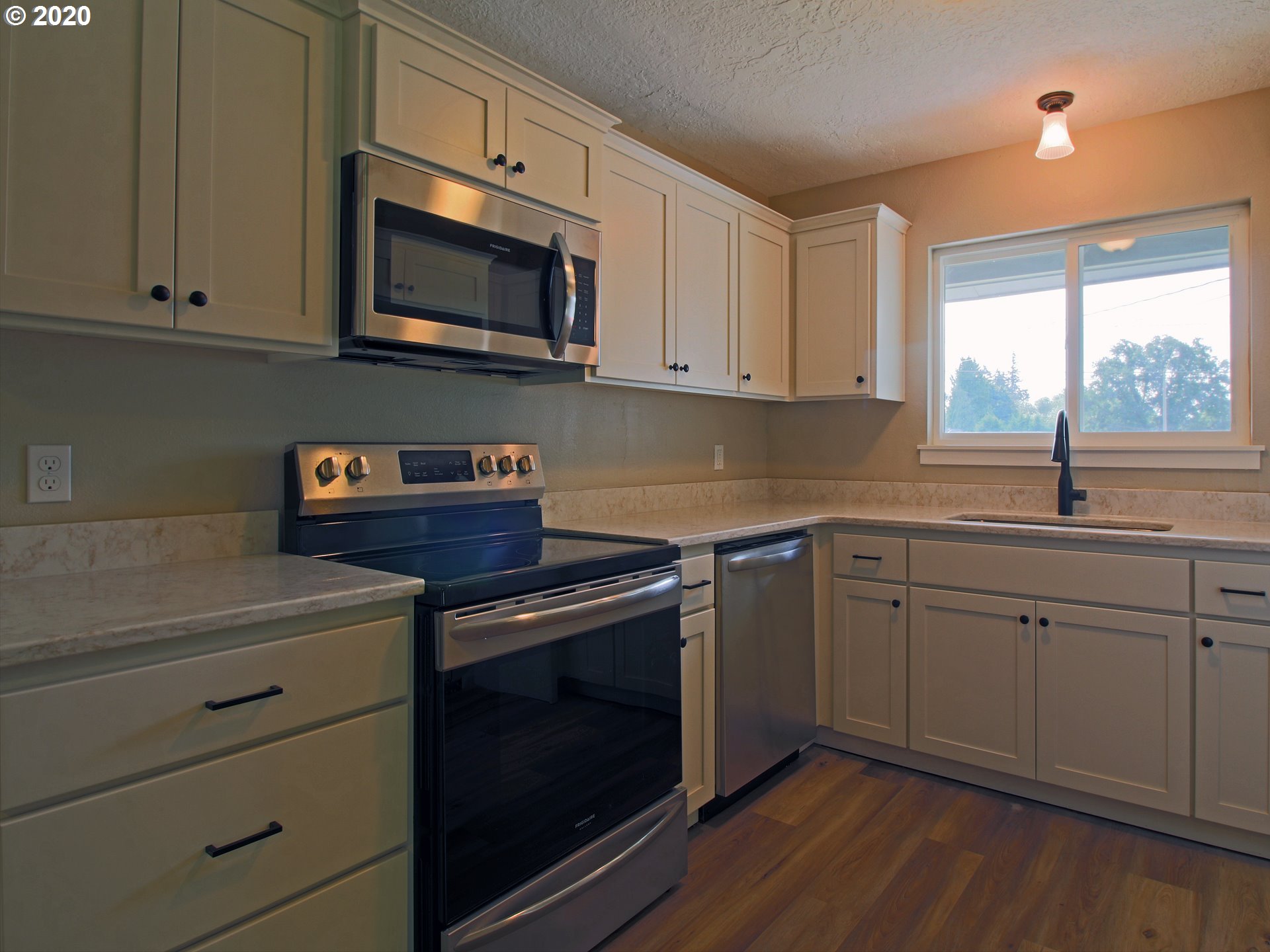 51701 Southwest Em Watts Road Scappoose, OR 97056 - Photo 9 of 24 Gallery Image 9