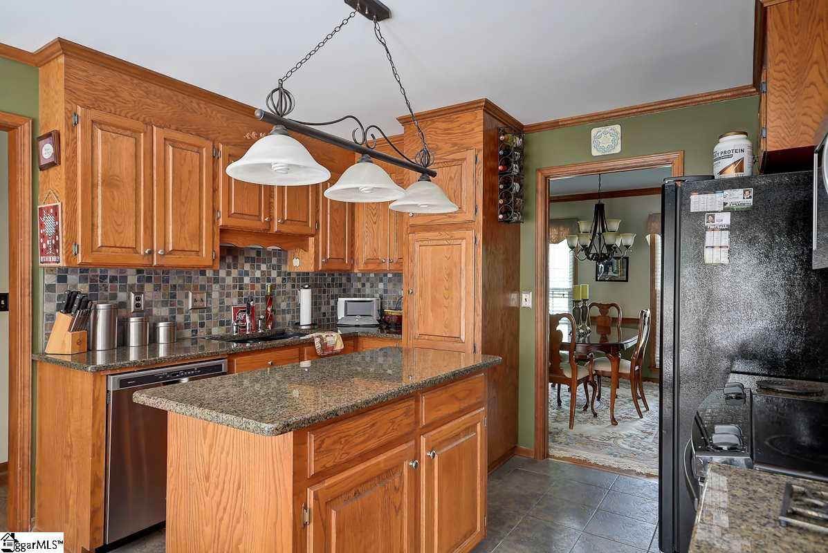 604 East Silverleaf Street Greer, SC 29650 - Photo 12 of 32 Gallery Image 12