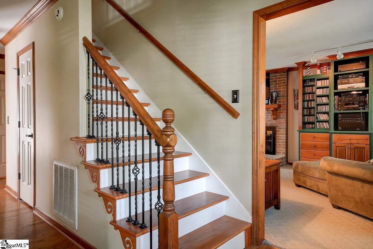 604 East Silverleaf Street Greer, SC 29650 - Photo 6 of 32 Gallery Image 6