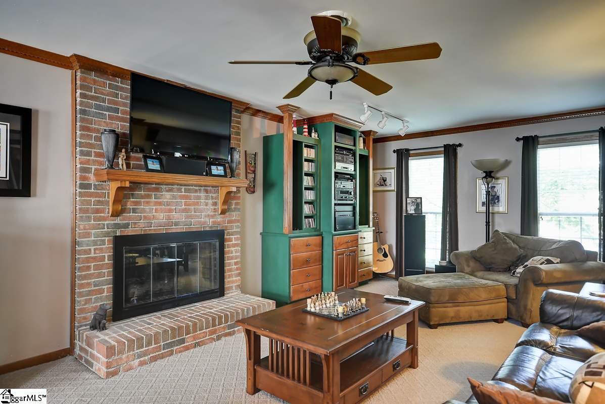 604 East Silverleaf Street Greer, SC 29650 - Photo 10 of 32 Gallery Image 10