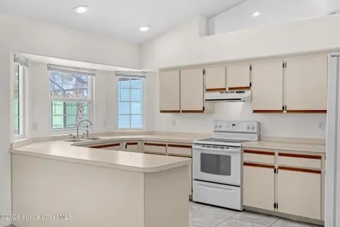 $649,000 | 107 Esther Drive, Cocoa Beach, FL 32931