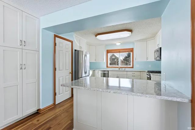 $374,900 | 6831 Tree Top Trail, Fort Wayne, IN 46845