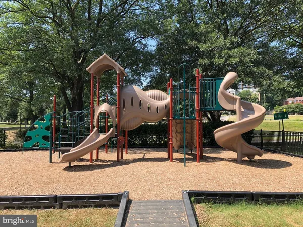 $1,700 | 1021 Arlington Boulevard, Unit 601, Arlington, VA 22209