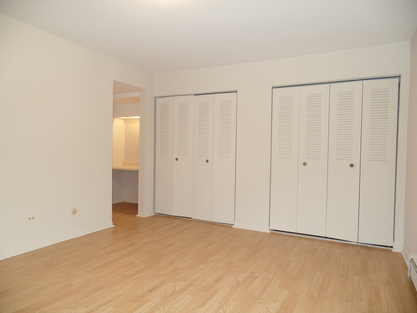 1301 South Finley Road, Unit 114 Lombard, IL 60148 - Photo 7 of 12 a view of an empty room