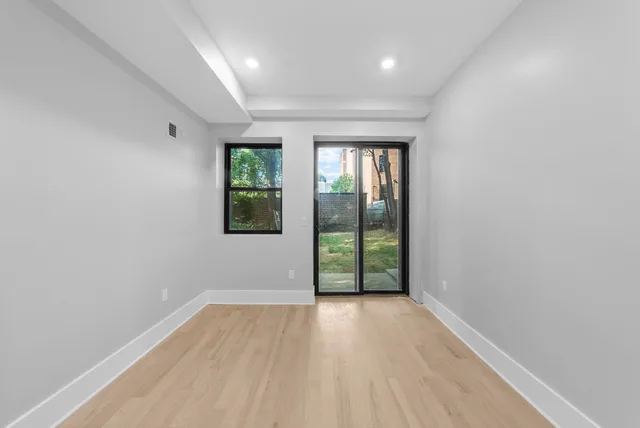 $2,574,600 | 124 Glenwood Avenue, Jersey City, NJ 07306